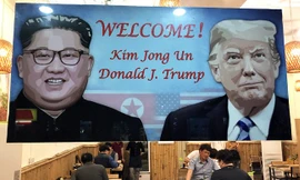Nhiều dịch vụ ăn theo cuộc gặp thượng đỉnh Trump – Kim ở Hà Nội