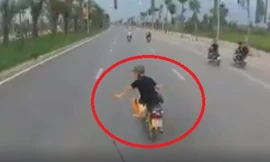 Clip: Phẫn nộ nam thanh niên đánh võng trước đầu xe tải, thách thức tài xế