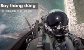 Tiêm kích tàng hình F-22 trổ tài nhào lộn đáng kinh ngạc