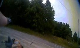 Mỹ: Ngủ ngoài đường, cặp đôi suýt mất mạng vì “tử thần” bò tới