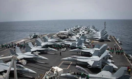 Bên trong siêu tàu sân bay Mỹ triển khai dọa Iran