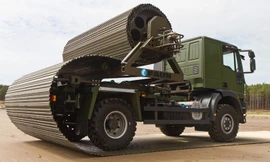 Thiết bị trải 50 m mặt đường kim loại trong 10 phút