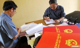 15% người dân phải 'lót tay' khi đi làm sổ đỏ