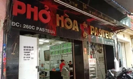 Quán phở hơn 50 năm ở Sài Gòn liên tục bị tạt sơn, mắm tôm