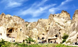 Độc đáo những nhà thờ bên trong 'tháp đá' ở thung lũng Thổ Nhĩ Kỳ