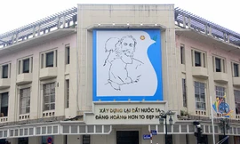 Lịch sử bức tranh 40 năm treo ở ngã tư Tràng Tiền Hà Nội