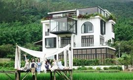 'Đột nhập' nhà dưỡng già của 7 cô gái hẹn sống cùng nhau đến cuối đời