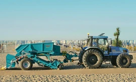 Cỗ máy sàng cát làm sạch 30.000 m2 bờ biển mỗi giờ