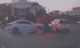 Clip: Nữ tài xế Mazda đạp nhầm chân ga, đâm liên hoàn nhiều xe máy ở Hải Dương