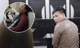 Video: Xét xử ca sỹ Châu Việt Cường, người thân nạn nhân mang di ảnh đến tòa khóc nức nở