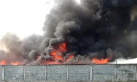 Kho chứa nệm mút 1.200 m2 ven Sài Gòn bốc cháy ngùn ngụt