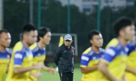 Tuyển Việt Nam tập hồi phục chuẩn bị đấu Thái Lan