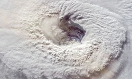 Hậu quả nếu kích nổ bom hạt nhân cản siêu bão