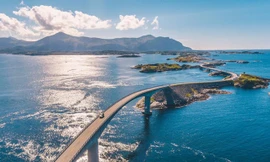 Cung đường xuyên biển 9 km chinh phục mọi tài xế đẹp thế nào?