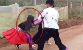 Bé gái vùng vẫy khóc khi bị nhóm thanh niên bắt vợ