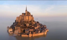 Đảo giữa biển ở Pháp thu hút gần 3 triệu du khách mỗi năm