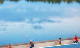 Con đường xuyên mặt hồ hút 5.000 lượt đạp xe mỗi ngày tại Bỉ