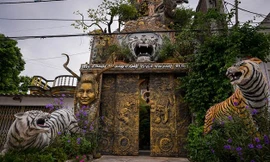 Ngôi nhà gần 10 tỷ đồng, kỳ quái như 'động Ngưu Ma Vương' ở Hưng Yên