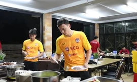 Bữa ăn của Văn Lâm và đồng đội ở Muangthong United