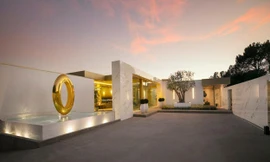 Biệt thự 'nhìn đâu cũng thấy vàng' có giá 100 triệu USD ở Los Angeles
