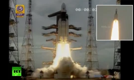 Khoảnh khắc tàu Chandrayaan 2 của Ấn Độ rời bệ phóng để thăm dò Mặt Trăng