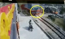 Cố tình băng qua đường sắt khi tàu hỏa đến gần, nam thanh niên tử vong