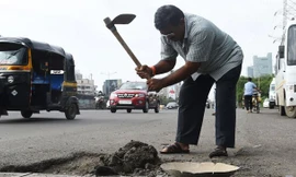 Người đàn ông cả đời đi vá ổ gả để tưởng nhớ con trai qua đời vì tai nạn