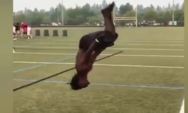 Video: Cú nhào lộn siêu đẳng và màn tiếp đất 'có một không hai'