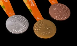 Huy chương Olympic 2020 ở Nhật Bản làm từ rác thải điện tử