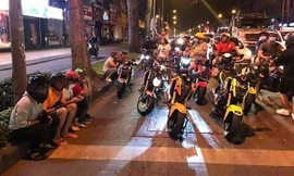 Giới trẻ tham gia trào lưu bỏ xe trống khi dừng đèn đỏ có thể bị phạt