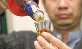 Cách nhận biết rượu có bị làm giả hay không?