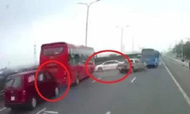 Clip: Xe khách, ô tô đâm nhau liên hoàn trên cao tốc Pháp Vân - Cầu Giẽ