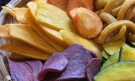 Giật mình bảng giá mứt, hoa quả sấy Trung Quốc về chợ Tết Việt