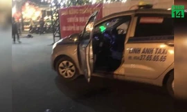 Điều tra vụ tài xế taxi nghi bị cứa cổ chết gục trước cổng SVĐ Mỹ Đình