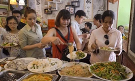 Quán buffet chay ăn tùy ý, trả tiền tùy tâm ở Sài Gòn