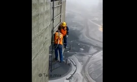 Video: Thót tim với cảnh công nhân xây dựng tòa nhà chọc trời