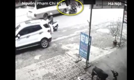 Thắng gấp tránh xe máy, xe khách bị xe tải đâm thẳng vào đuôi