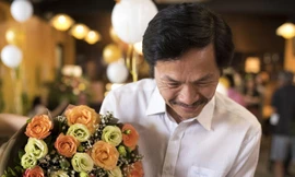 Dàn sao 'Về nhà đi con' chúc mừng sinh nhật 'bố Sơn'