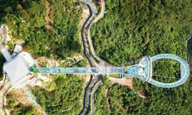 Cầu kính phá kỷ lục thế giới