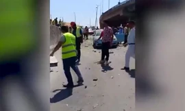 Hiện trường vụ đánh bom nhằm vào xe bus gần khu kim tự tháp Ai Cập