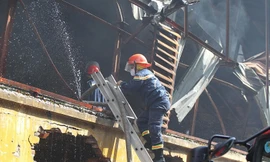 Hiểm họa rình rập từ những nhà kho cũ giữa lòng Hà Nội