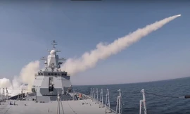 Tàu chiến Nga phóng tên lửa diệt mục tiêu trong ba phút