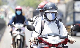 Miền Bắc và miền Trung nắng nóng gay gắt, gây tổn hại đến da