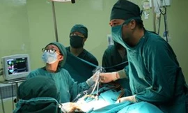 Video: Sản phụ phải cắt bỏ tử cung vì sinh con tại nhà