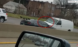 Video: Cố tình đi ngược chiều, siêu xe gặp “hạn” nặng