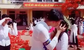 Những hình ảnh quá bạo dạn trong lễ bế giảng