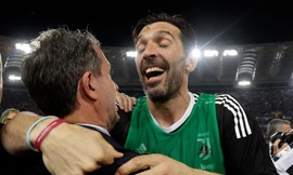 Thủ môn huyền thoại Buffon chính thức rời Juventus