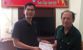 Báo Tiền Phong và đối tác trao quà Tết cho thương bệnh binh