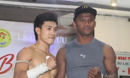 "Thánh Muay" Buakaw và võ sĩ Nguyễn Trần Duy Nhất của Việt Nam.