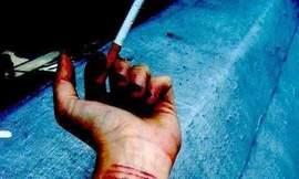 Người trẻ tự ngược đãi bản thân. (Ảnh minh họa)